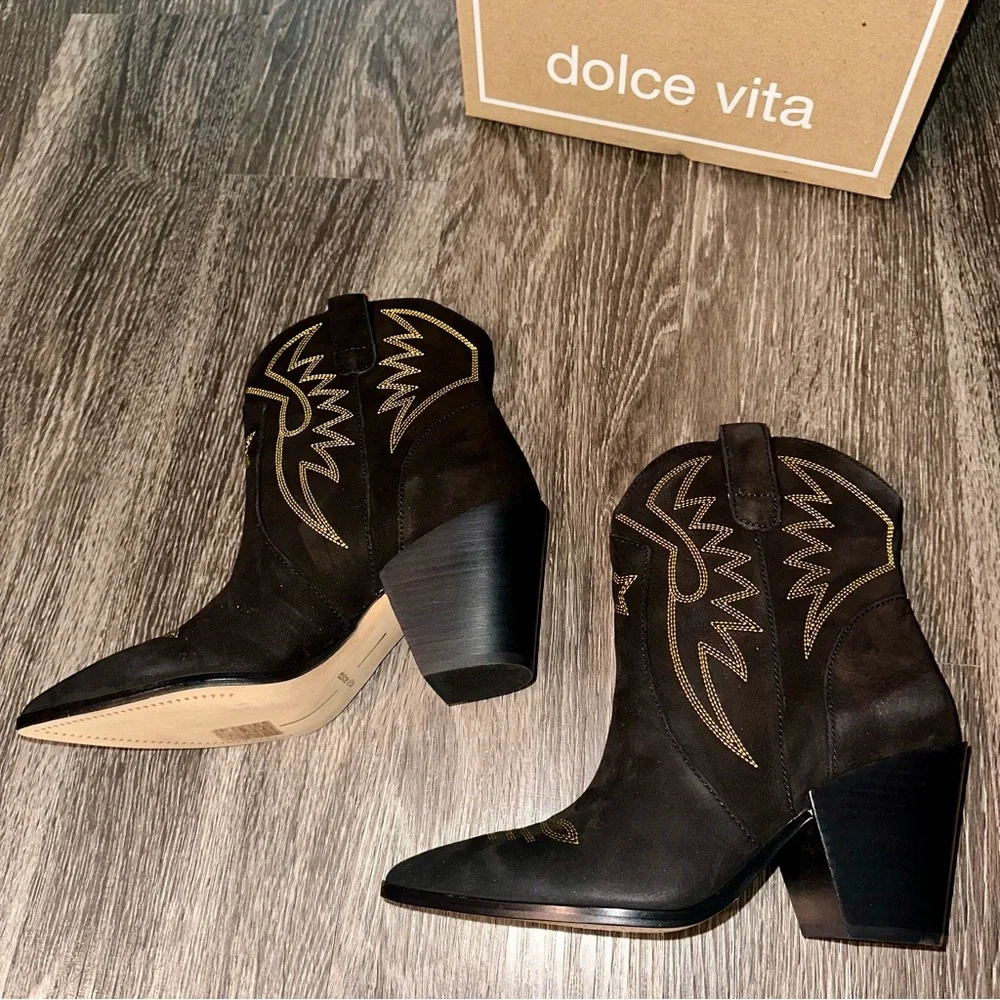 DV Leather Ginni Cowboy Boots